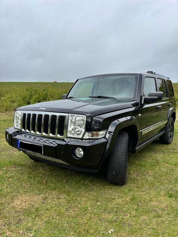 Schwarz Gebraucht 2007 Jeep Commander Limited SUV | 17.500 € (Etwas zu teuer) - Bild 1/4