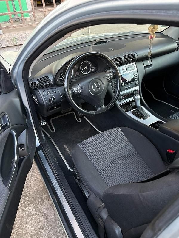 Gebraucht Mercedes C200 163 PS (119 kW) 2006 Silber Coupé