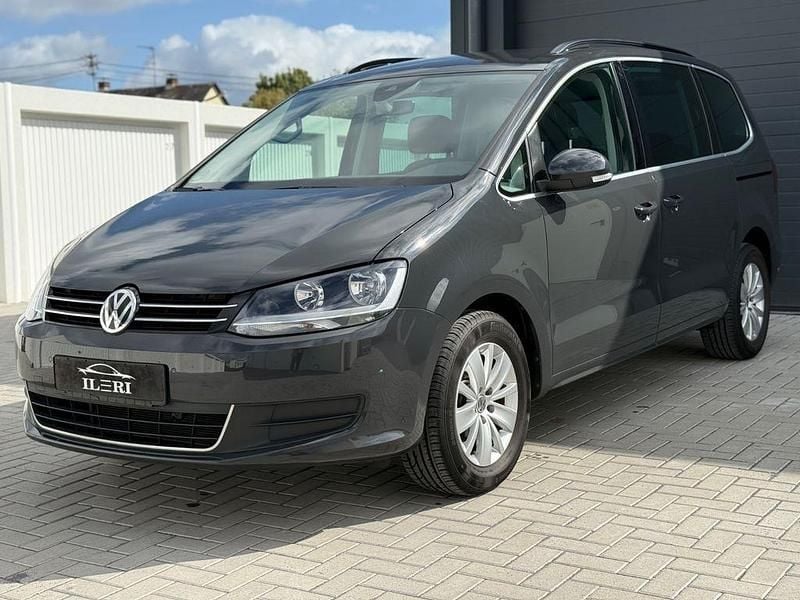 Gebraucht VW Sharan Comfortline 150 PS (110 kW) 2019 Grau Van / Kleinbus