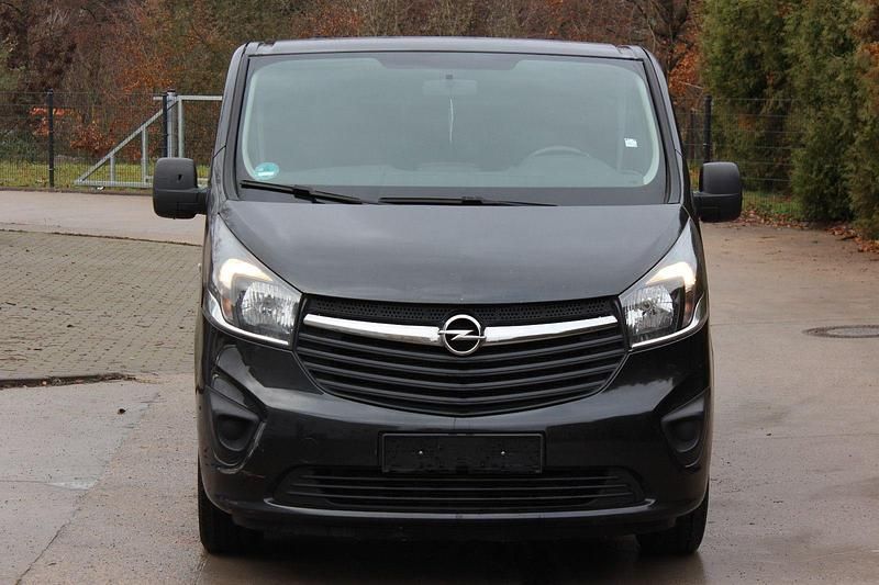 Gebraucht Opel Vivaro 145 PS (106 kW) 2017 Schwarz Van / Kleinbus