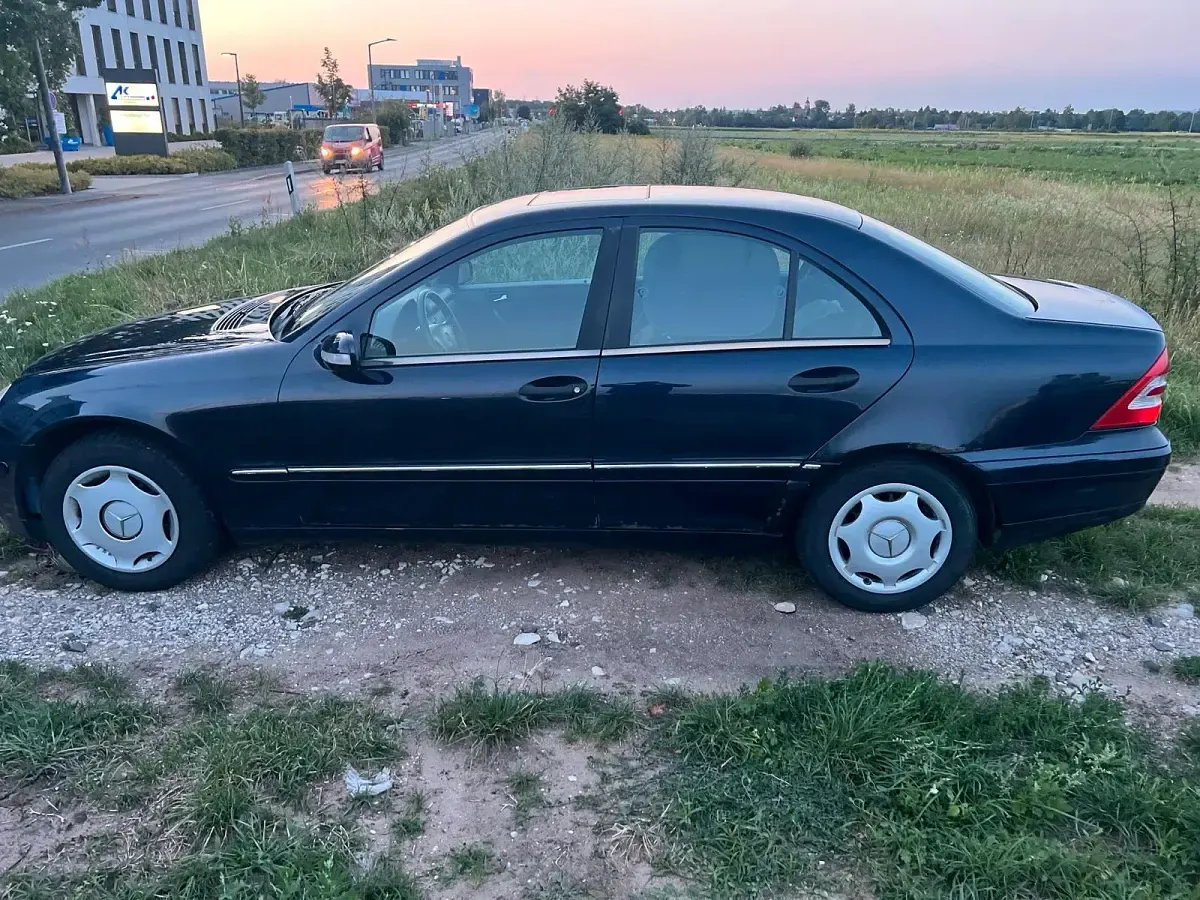 Gebraucht Mercedes C180 Elegance 129 PS (94 kW) 2000 Blau Limousine