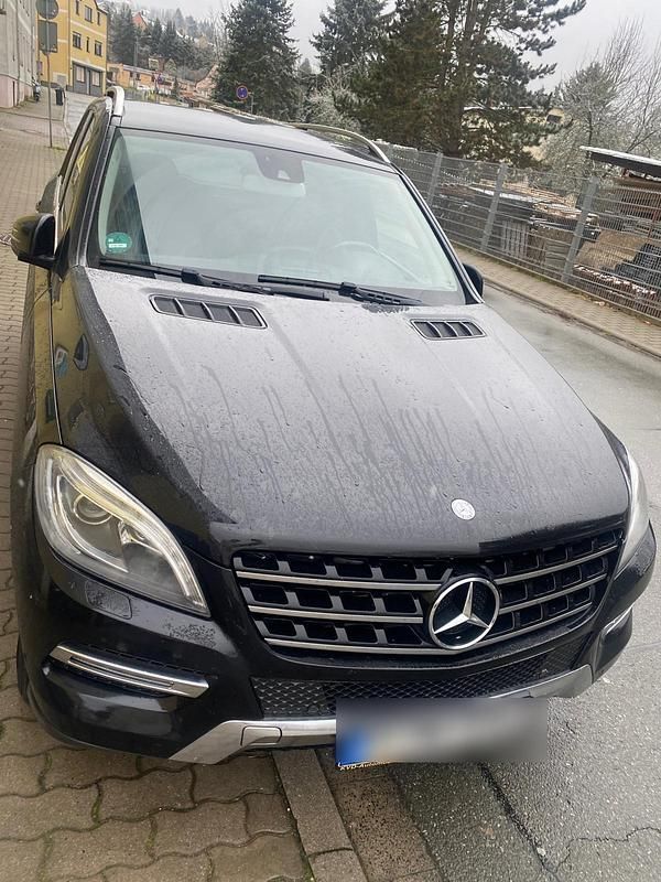 Schwarz Gebraucht 2013 Mercedes ML350 SUV | 19.000 € - Bild 1/4
