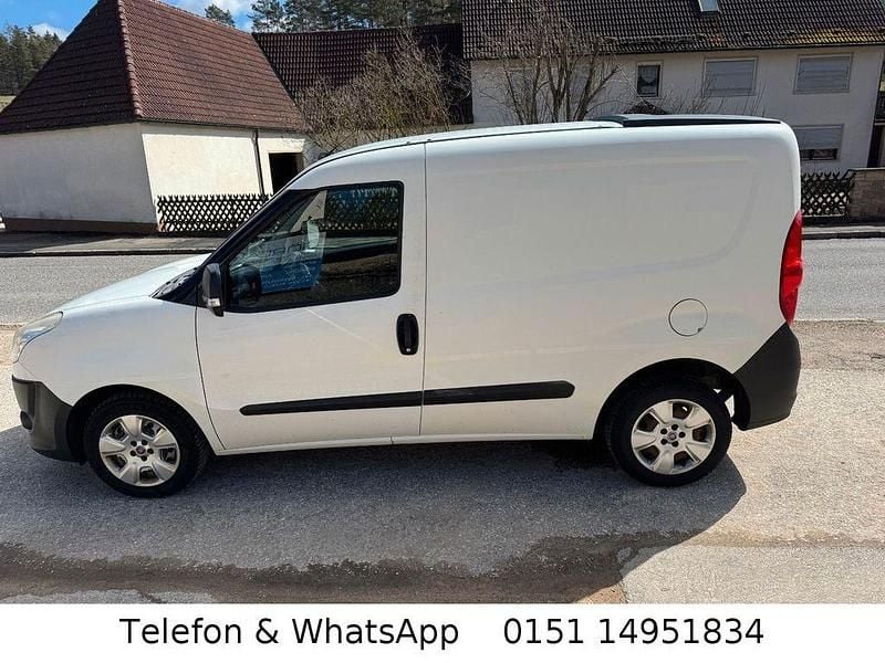 Gebraucht Fiat Doblò Basis 90 PS (66 kW) 2015 Weiß Van / Kleinbus