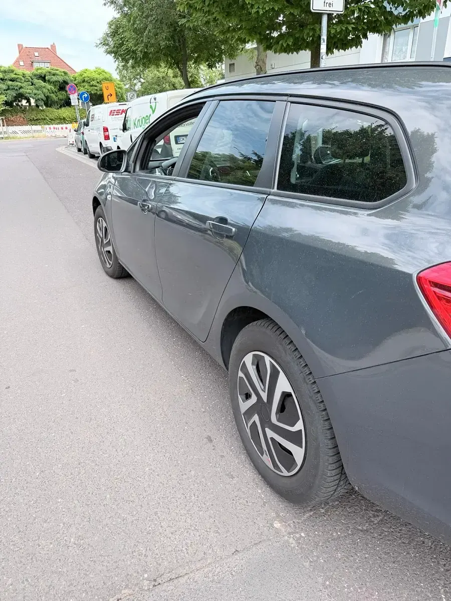 Gebraucht Opel Astra 110 PS (80 kW) 2015 Grau Kombi