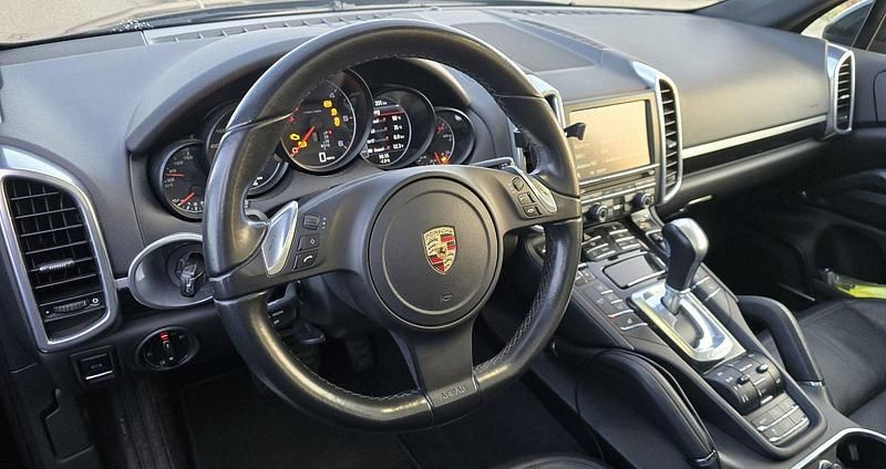 Gebraucht Porsche Cayenne 245 PS (180 kW) 2012 Schwarz SUV