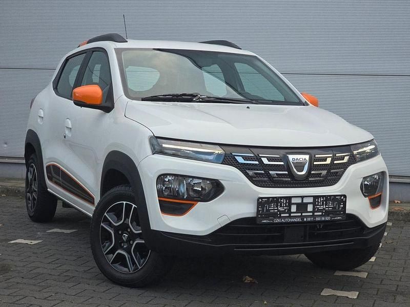 Weiß Gebraucht 2021 Dacia Spring Comfort Plus Kleinwagen | 9.700 € - Bild 1/4