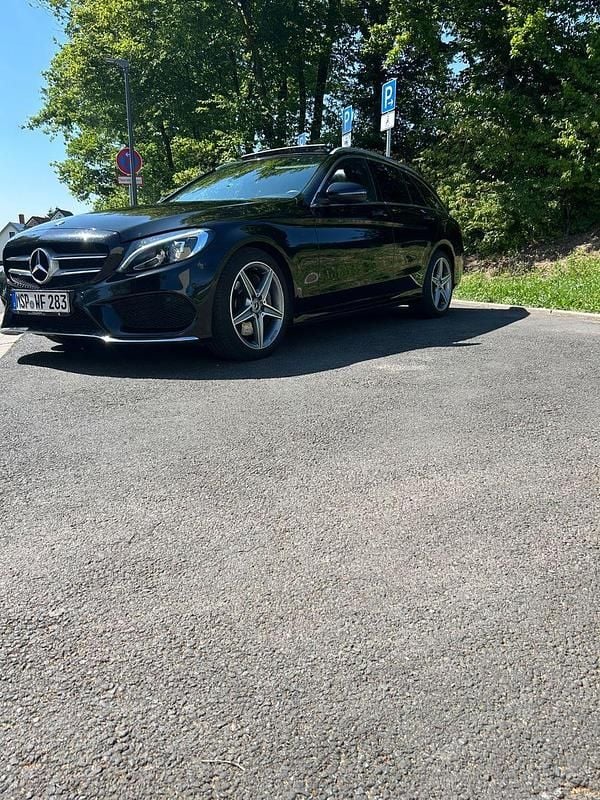 Schwarz Gebraucht 2018 Mercedes C250 Kombi | 16.500 € (Fairer Preis) - Bild 1/4