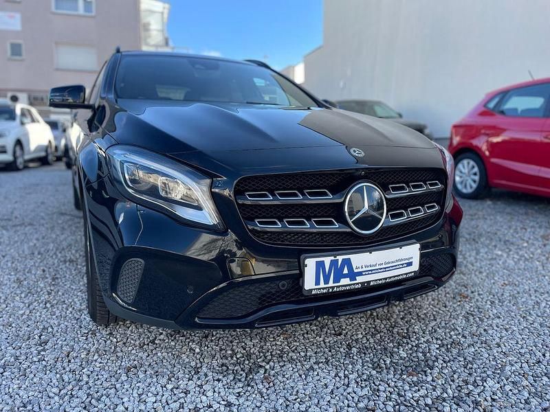 Gebraucht Mercedes GLA250 211 PS (155 kW) 2018 Schwarz SUV