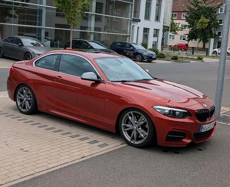 Andere farben Gebraucht 2018 BMW M240 M Sport Coupé | 29.500 € - Bild 1/4