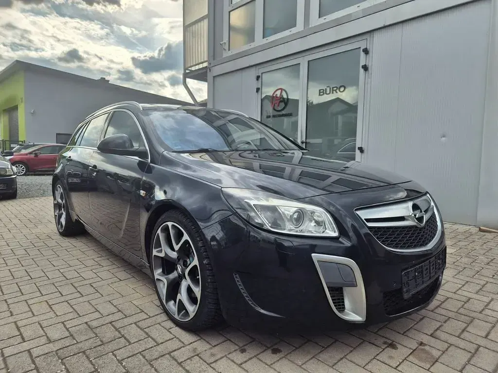 Używany Opel Insignia OPC 325 KM (239 kW) 2011 Czarny Kombi