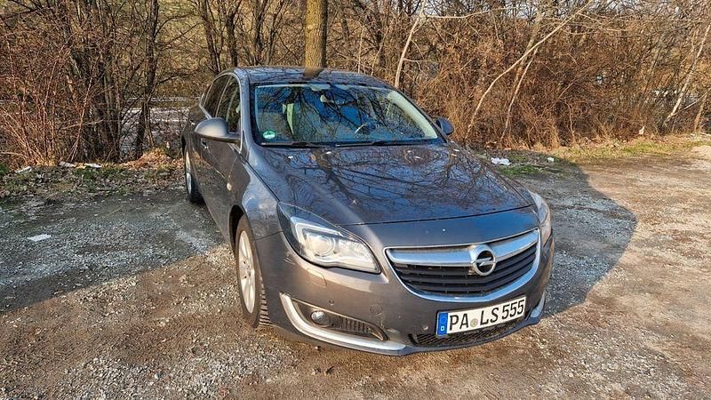 Gebraucht Opel Insignia Edition 136 PS (100 kW) 2016 Grau Limousine