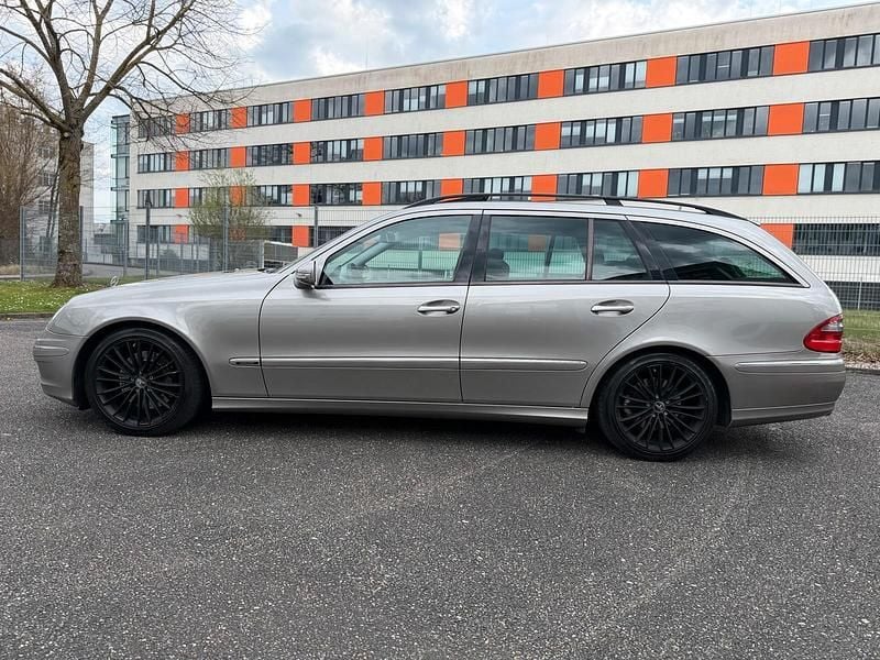Gebraucht Mercedes E320 224 PS (164 kW) 2006 Silber Kombi