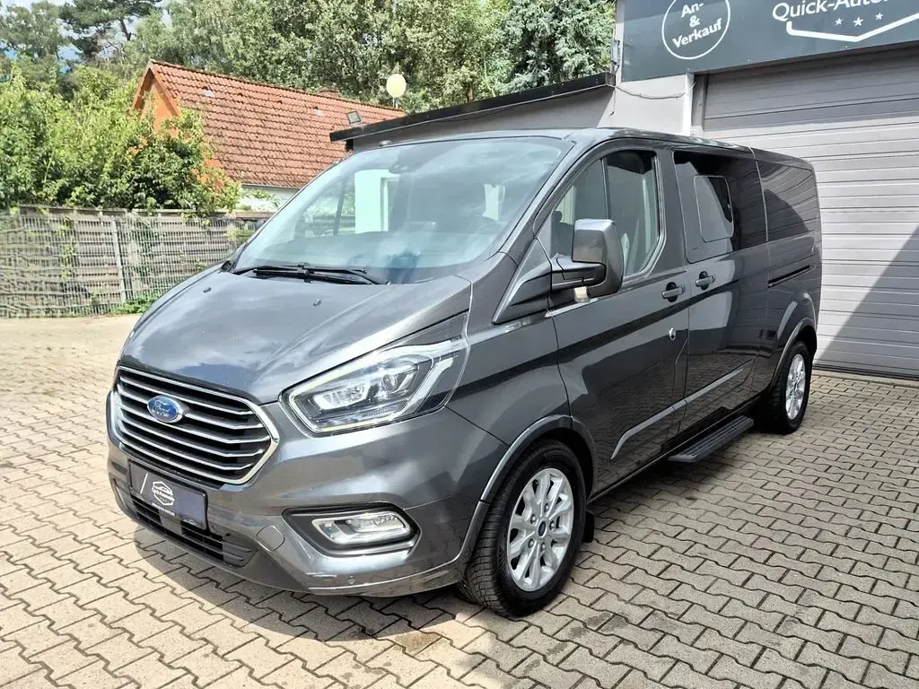 Gebraucht Ford Tourneo Custom Titanium 170 PS (125 kW) 2018 Grau Van