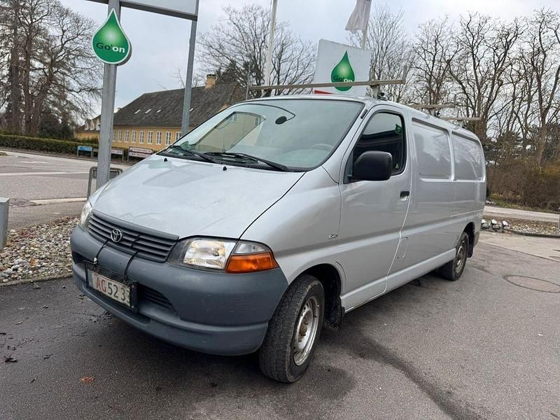 Gebraucht Toyota HiAce 102 PS (75 kW) 2005 Silber Van / Kleinbus