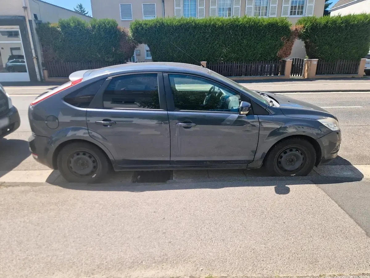Gebraucht Ford Focus 2009 Grau Kleinwagen