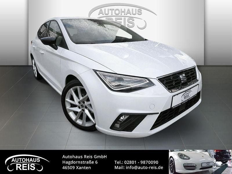 Weiss Gebraucht 2023 Seat Ibiza FR Limousine | 15.990 € (Guter Preis) - Bild 1/4