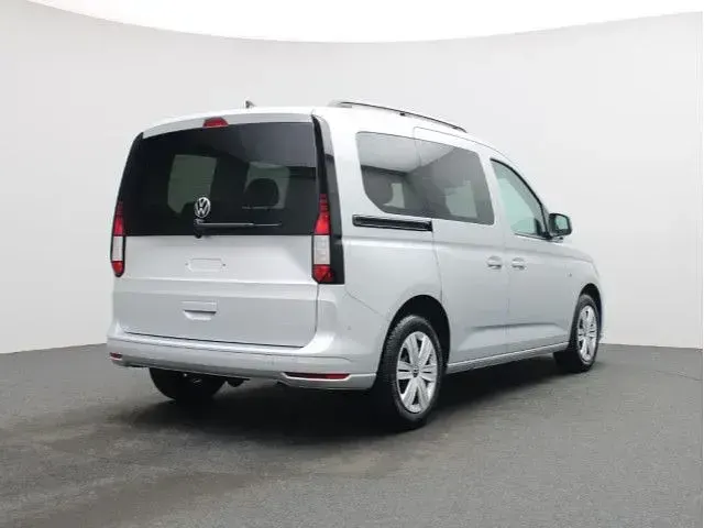 Używany VW Caddy Life 102 KM (75 kW) 2025 Srebrny Minivan