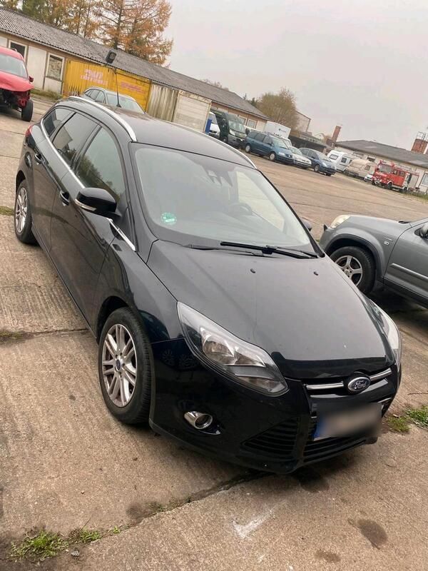 Schwarz Gebraucht 2013 Ford Focus Titanium Kombi | 4.800 € (Guter Preis) - Bild 1/4