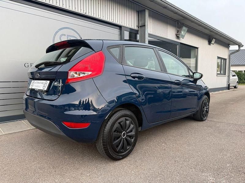 Gebraucht Ford Fiesta Trend 82 PS (60 kW) 2009 Blazerblau Kleinwagen