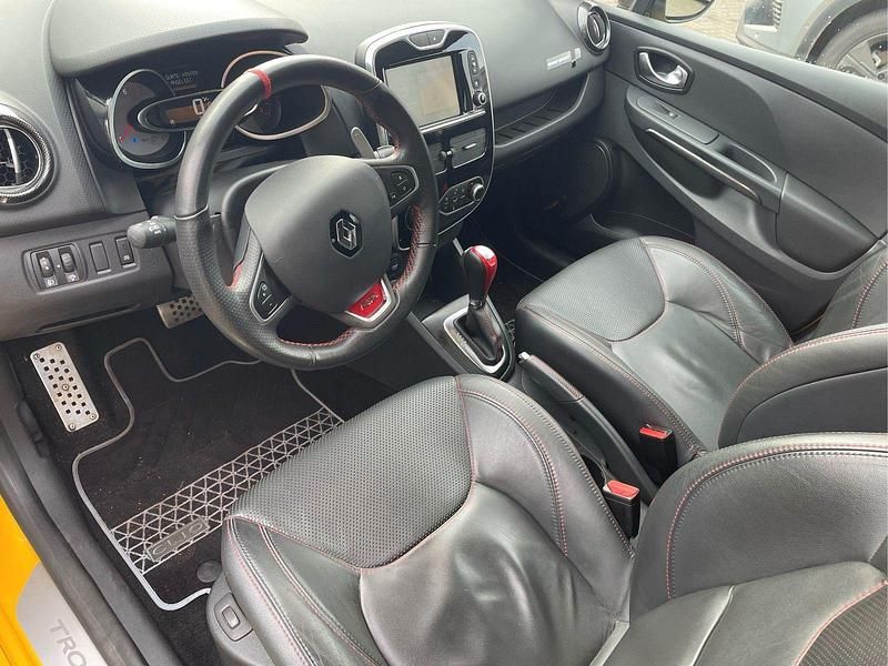 Gebraucht Renault Clio Trophy 220 PS (161 kW) 2016 Gelb Coupé