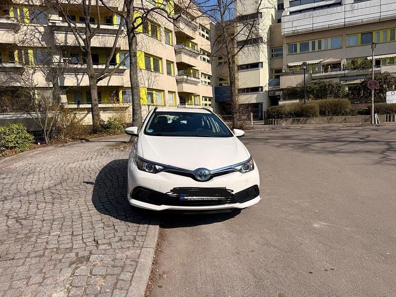 Gebraucht Toyota Auris 116 PS (85 kW) 2018 Weiß Kombi