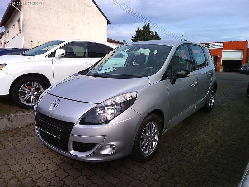 Silber Gebraucht 2011 Renault Scénic III Luxe Van / Kleinbus | 5.780 € (Guter Preis) - Bild 1/4