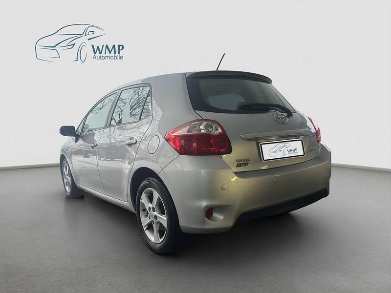 Gebraucht Toyota Auris Edition 132 PS (97 kW) 2011 Silber Kleinwagen