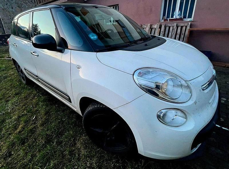 Gebraucht Fiat 500L Lounge 95 PS (69 kW) 2016 Weiß Van / Kleinbus