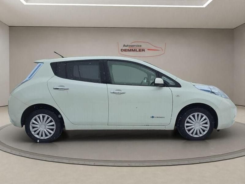 Gebraucht Nissan Leaf 80 kW (109 PS) 2013 White pearl (m) Kleinwagen