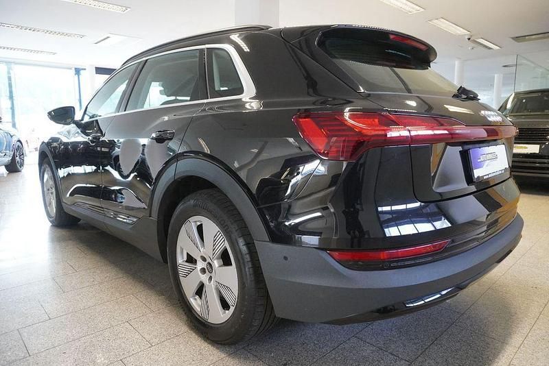 Gebraucht Audi e-tron 300 kW (408 PS) 2021 Schwarz SUV