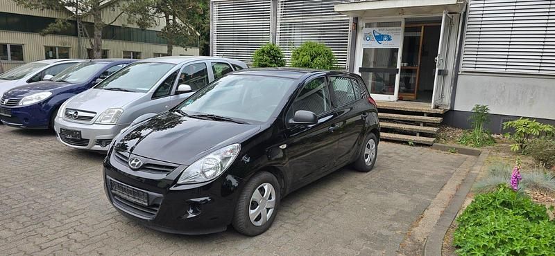 Schwarz Gebraucht 2009 Hyundai i20 Limousine | 1.999 € (Fairer Preis) - Bild 1/4