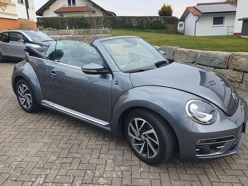 Gebraucht VW Beetle Cabriolet Sound 150 PS (110 kW) 2018 Grau Cabrio