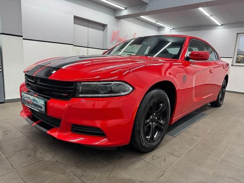 Rot Gebraucht 2022 Dodge Charger SXT Limousine | 25.990 € - Bild 1/4
