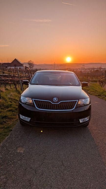 Gebraucht Skoda Rapid 90 PS (66 kW) 2016 Schwarz Kleinwagen