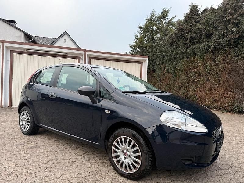 Gebraucht Fiat Punto Active 65 PS (47 kW) 2009 Blau Kleinwagen