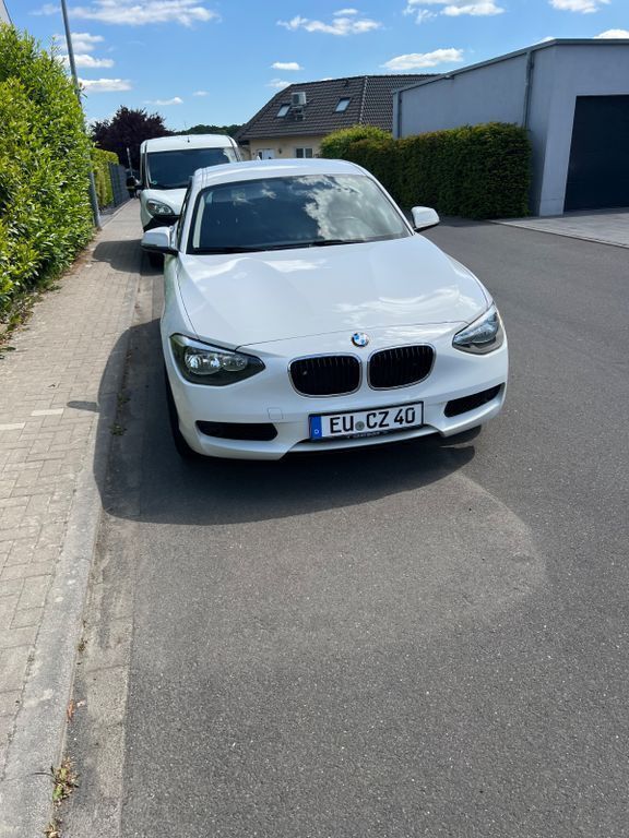 Weiß Gebraucht 2014 BMW 114 Kleinwagen | 4.900 € (Fairer Preis) - Bild 1/4
