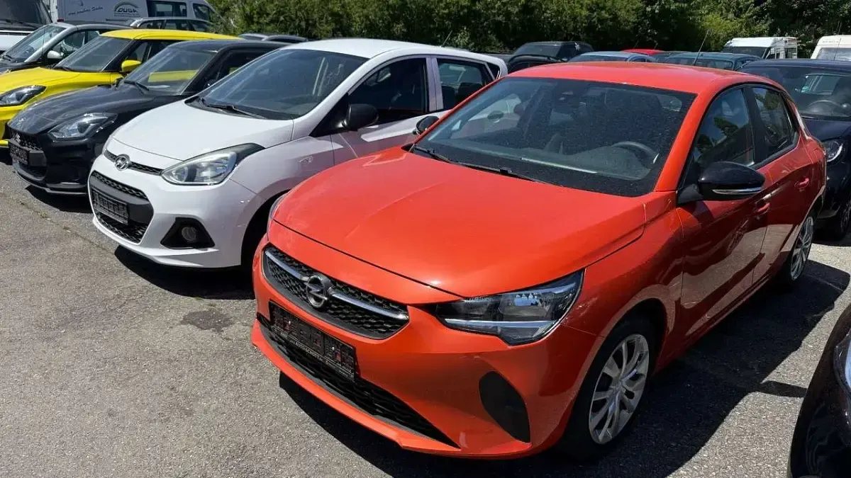 Gebraucht Opel Corsa Edition 75 PS (55 kW) 2023 Orange fizz/spicy orange Kleinwagen