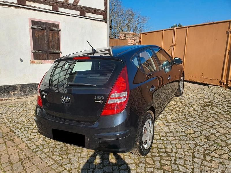 Gebraucht Hyundai i30 Classic 109 PS (80 kW) 2009 Schwarz Kleinwagen