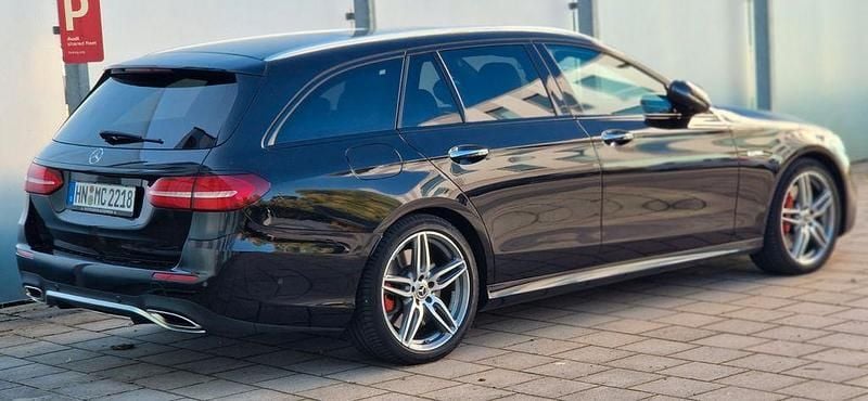 Gebraucht Mercedes E400 AMG 333 PS (244 kW) 2017 Schwarz Limousine