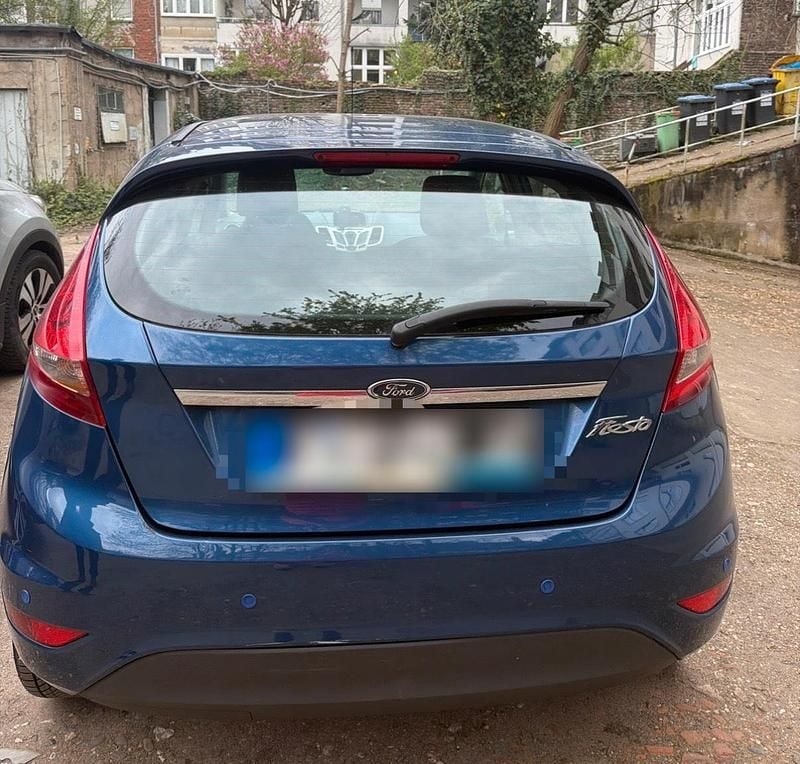 Używany Ford Fiesta 96 KM (70 kW) 2009 Niebieski Hatchback