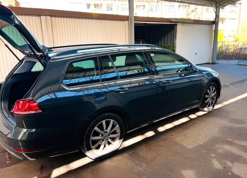 Gebraucht VW Golf VII 150 PS (110 kW) 2020 Grau Kombi