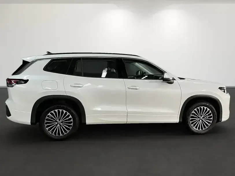 Gebraucht VW Tayron 150 PS (110 kW) 2025 Oryxweiß perlmutteffekt SUV