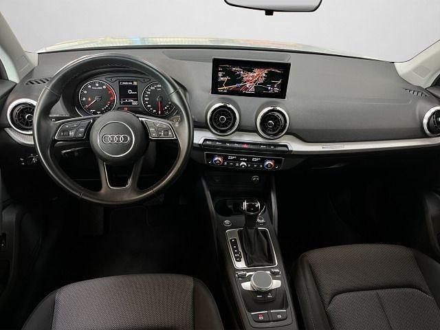 Gebraucht Audi Q2 Ambiente 150 PS (110 kW) 2021 Pfeilgrau perleffekt SUV