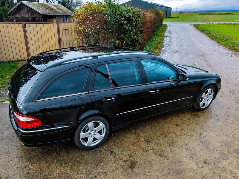 Gebraucht Mercedes E350 Avantgarde 272 PS (200 kW) 2005 Schwarz Kombi