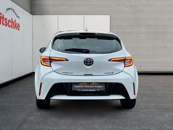 Gebraucht Toyota Corolla Comfort 122 PS (89 kW) 2021 Schneeweiß Limousine