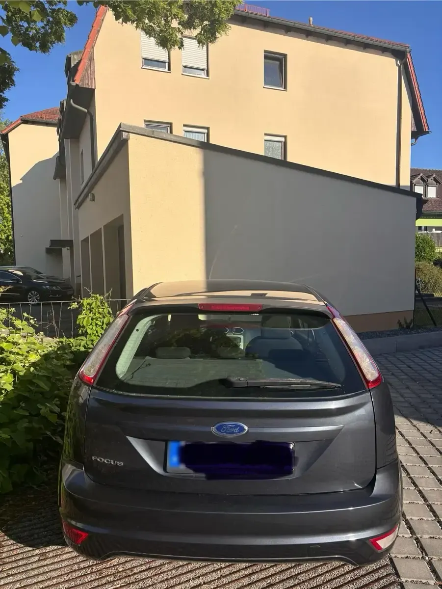 Używany Ford Focus 101 KM (74 kW) 2010 Niebieski Sedan/Limuzyna