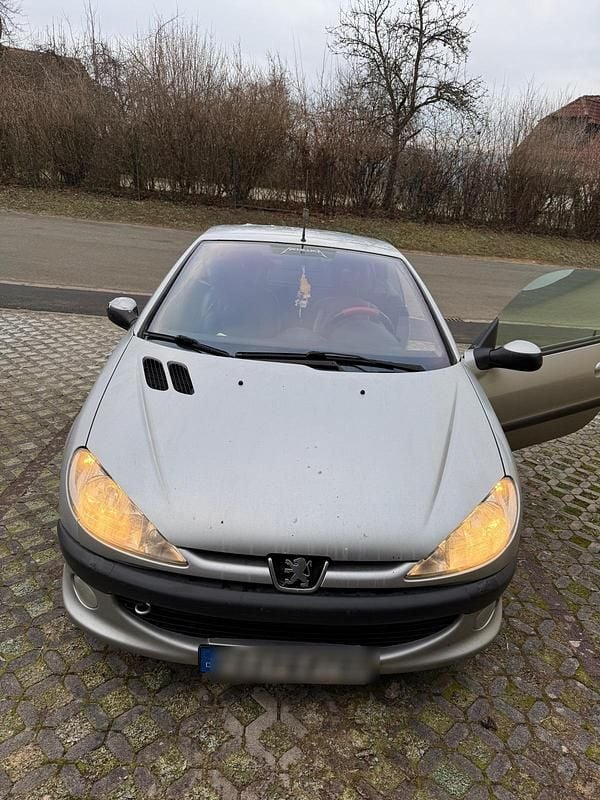 Gebraucht Peugeot 206 CC 136 PS (100 kW) 2001 Silber Cabrio
