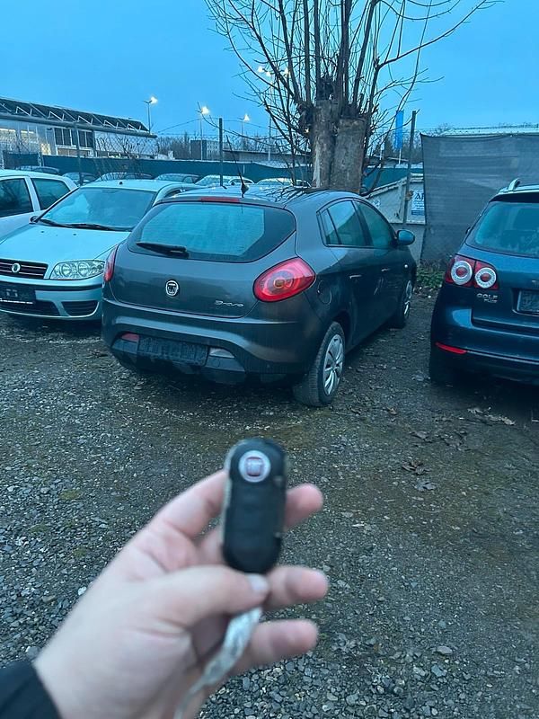 Gebraucht Fiat Bravo 90 PS (66 kW) 2008 Grau Kleinwagen