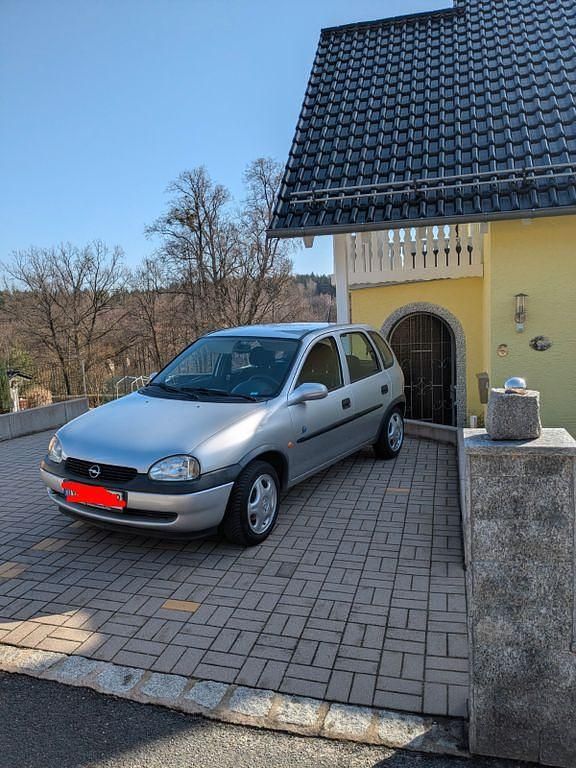 Gebraucht Opel Corsa 65 PS (47 kW) 1998 Silber Kleinwagen