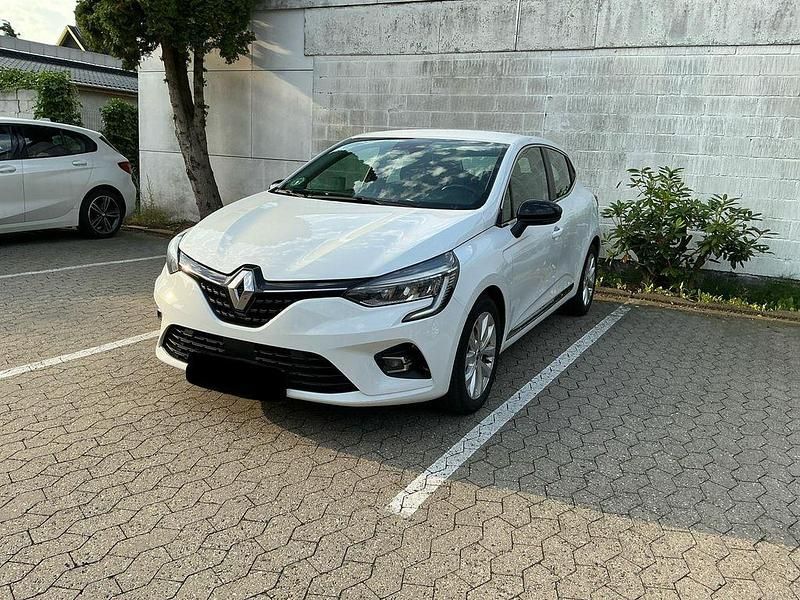 Gletscherweiss Gebraucht 2020 Renault Clio V Intens Limousine | 12.985 € (Fairer Preis) - Bild 1/4
